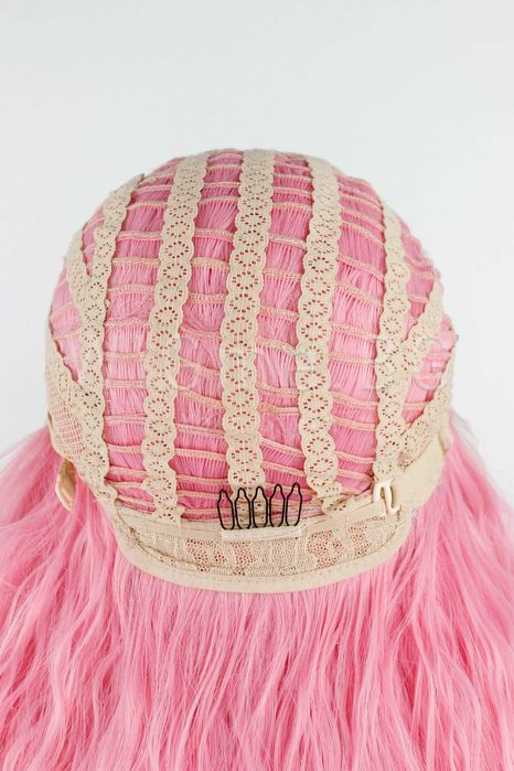 Дълга на къдрава розова лейс фронт перука Уенди