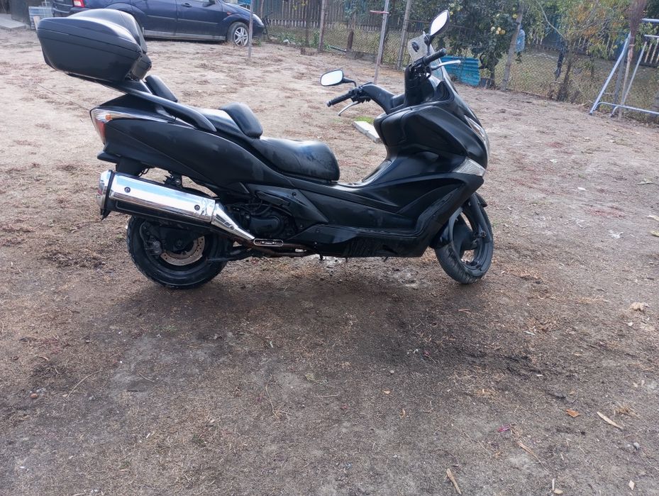 Scuter honda 400 cm cubi