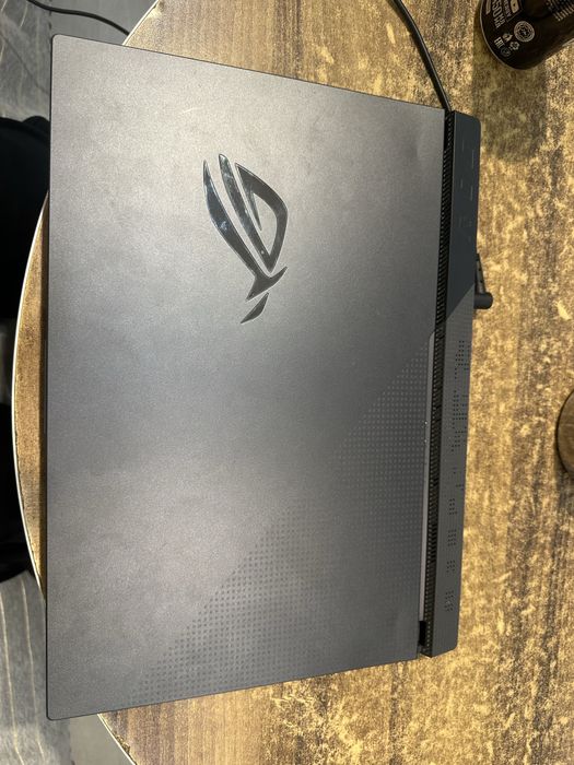 Это Asus ROG Strix G513IH