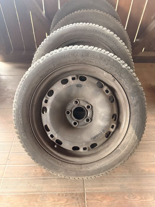 Jante tablă echipate cu anvelope BFGoodrich de iarnă 185/55/R15