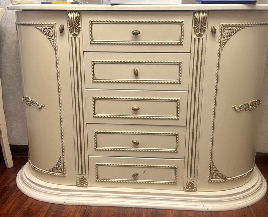 Продам тумбу под телевизор