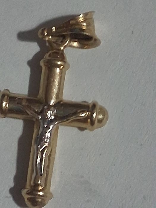 Vând aur cruciulițe