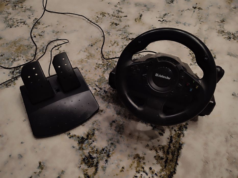 Игровой руль и пидаль