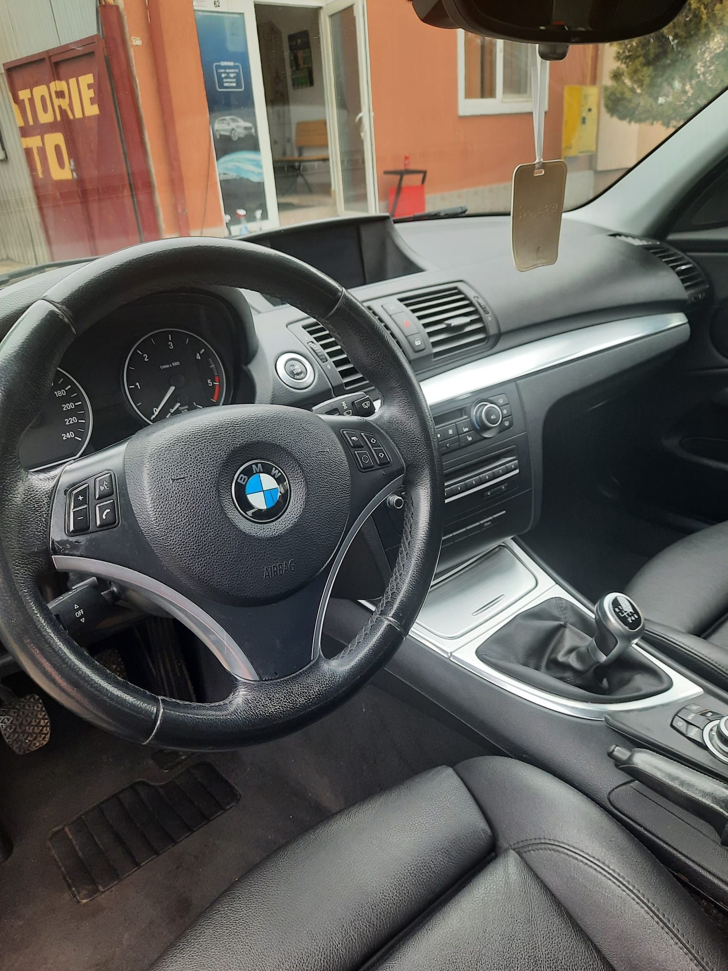 Vând BMW seria1 118d
