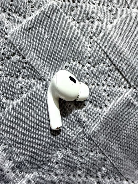 AirPods Pro 2 левый наушник (оригинал)
