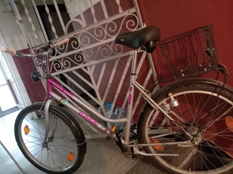 Vand doua biciclete