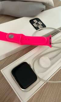 Продам Смарт-часы Apple Watch SE 2 Gen (2022) 44 мм starlight-бежевый