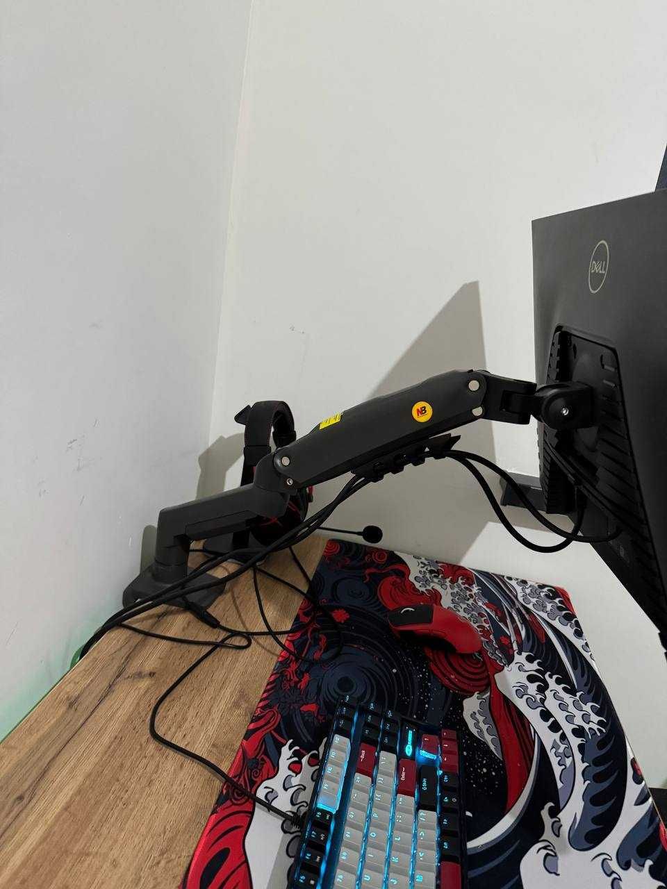 Фулл игровой компьютер DDR5 мышка монитор столь и стуля