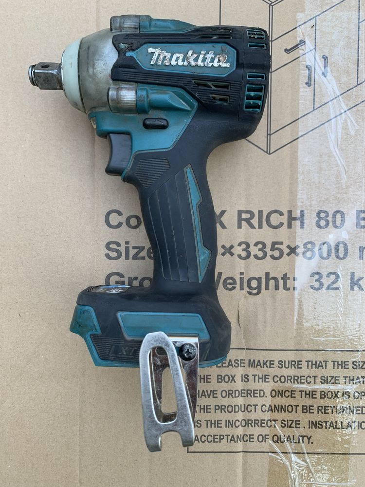 Makita DTW 300/2023г/безчетков ударен гайковерт