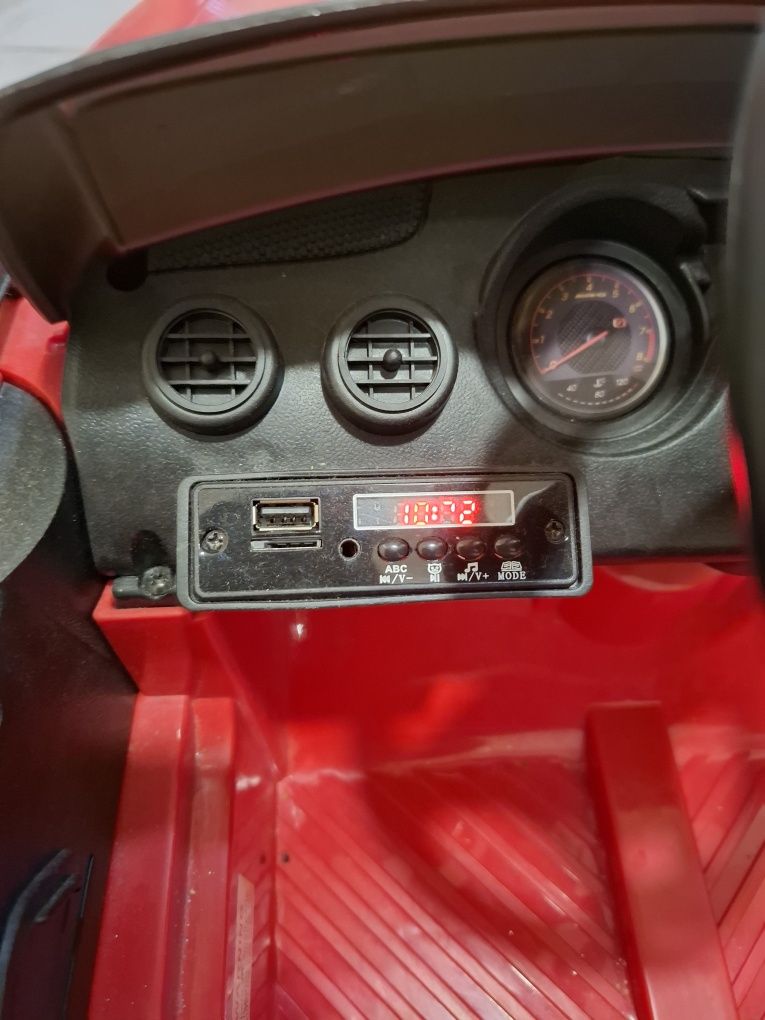 Детска електрическа количка мерцедес AMG