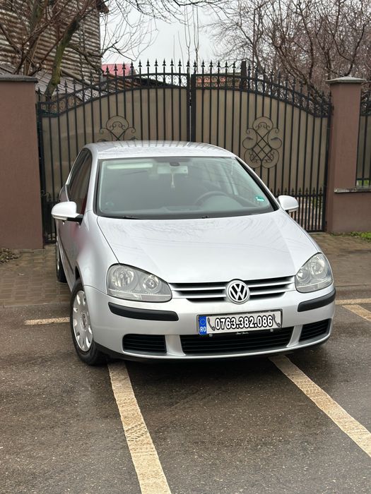 Golf 5 - 1.6 fsi - 115 cp - Clima - Navi - Senzori - Computer de bord