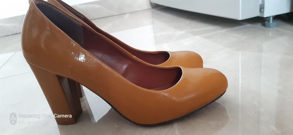 Pantofi cu toc, mărimea 36