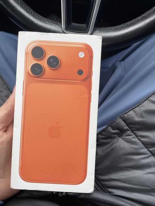 Vand iphone 17 pro max cosmic orange 256gb sigilat