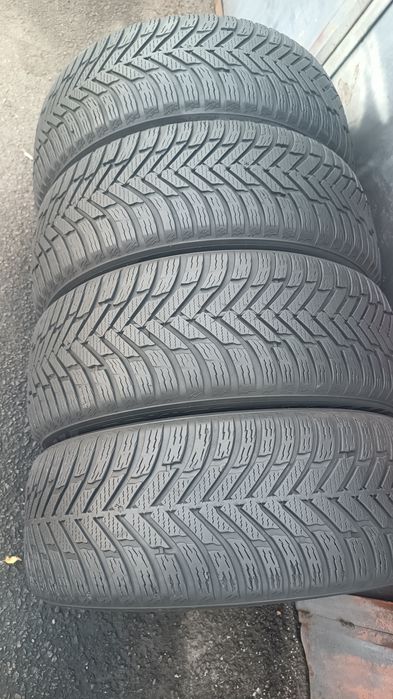 215/55/17 Nokian