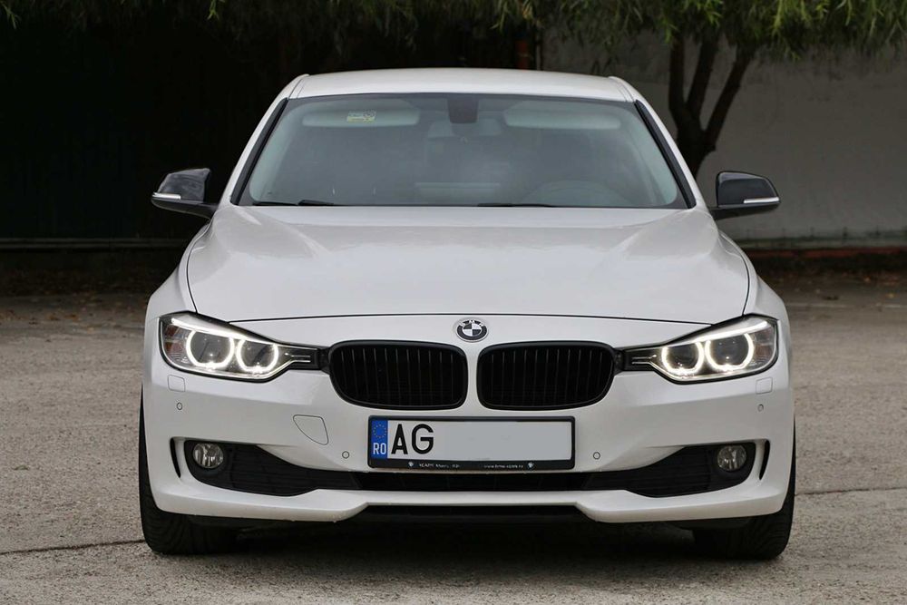 BMW Seria 3 / F30 / 2014 / Sportline / Carplay / BiXenon / Proprietar