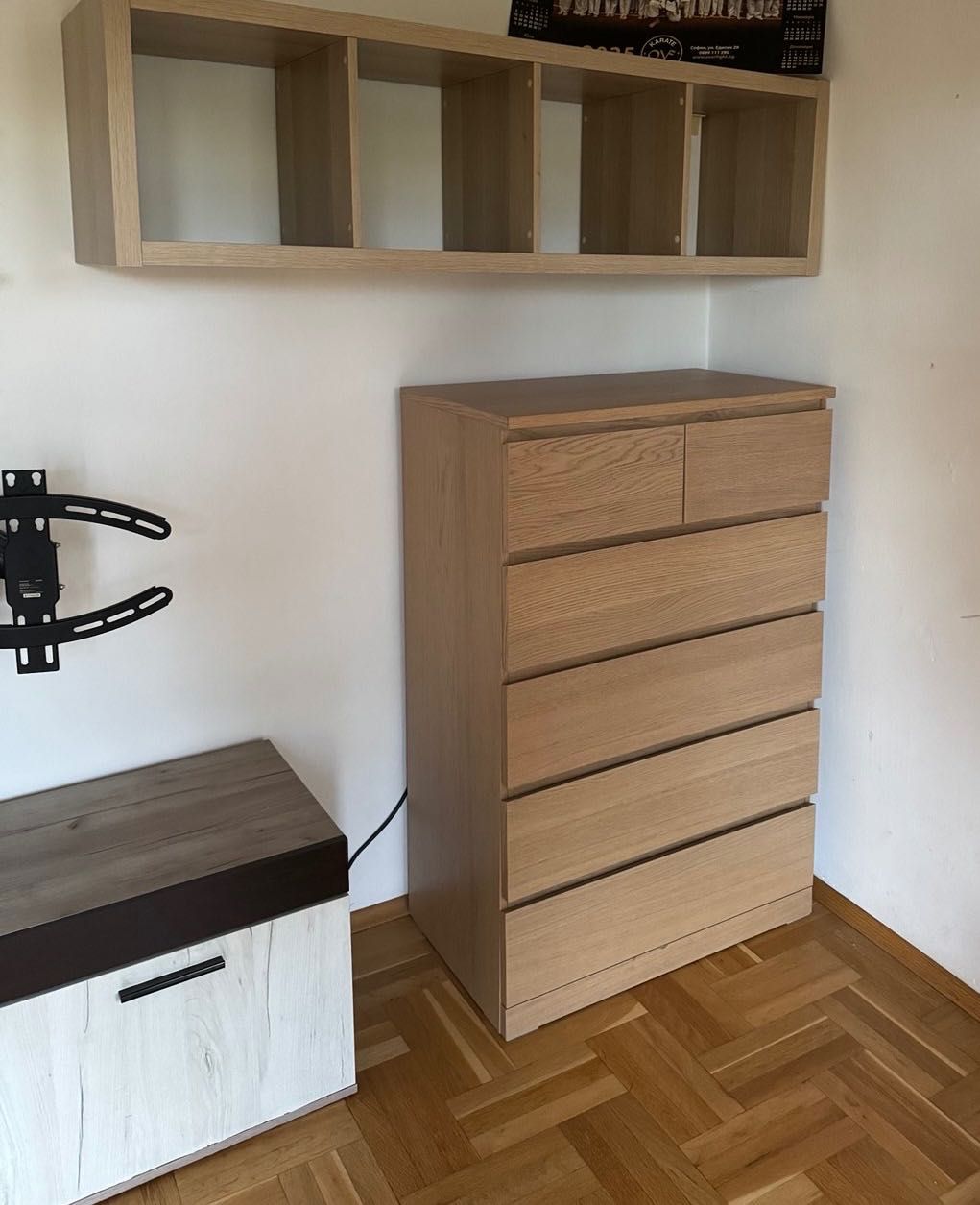 Продава обзавеждане за хол и спалня