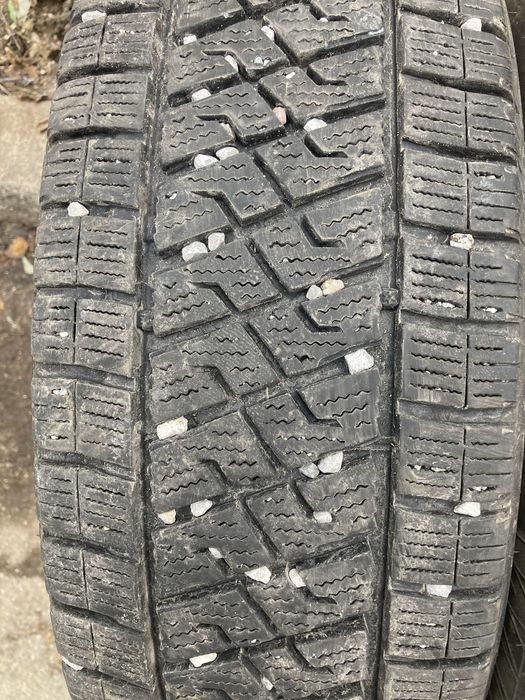 Зимни бусове гуми