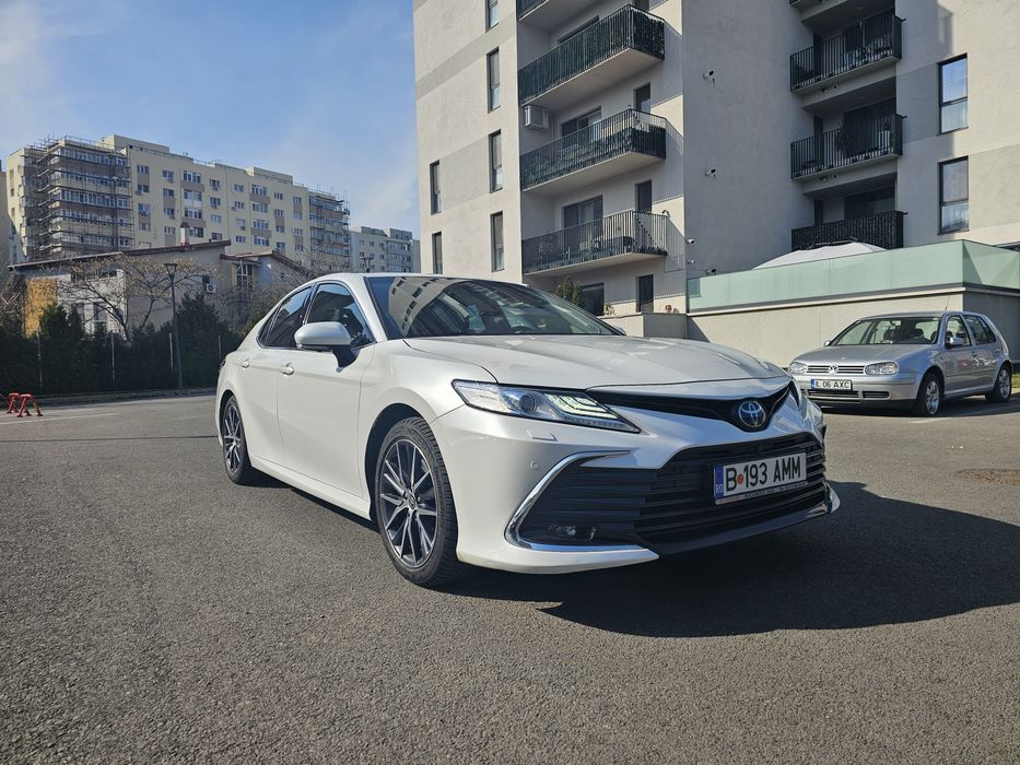Vand Toyota Camry Exclusive Garantie 2031