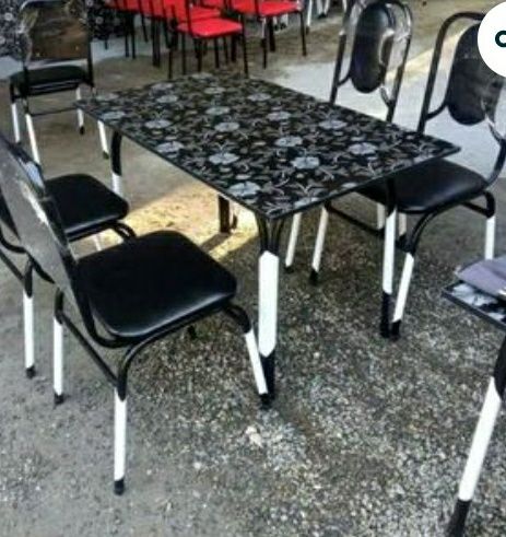 Stol stul sotiladi. 4 kishilik 3 komplekt bor.