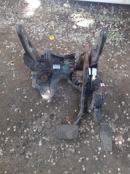 Педальный узел ( блок педалей) Шевроле Круз автомат