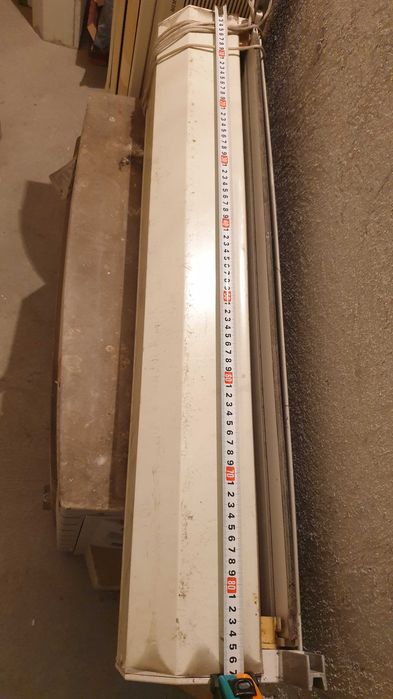 Външни алуминиеви ролетни щори - бели + водачите