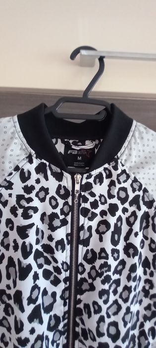 Geaca mătase gri cu negru