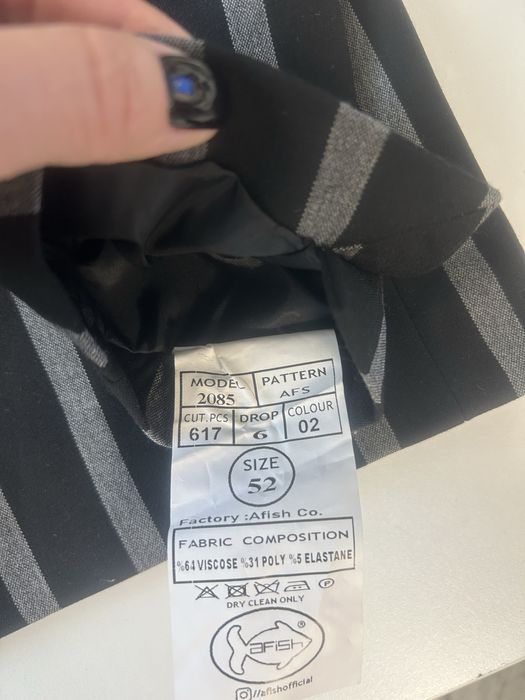 Sacou nou cu eticheta