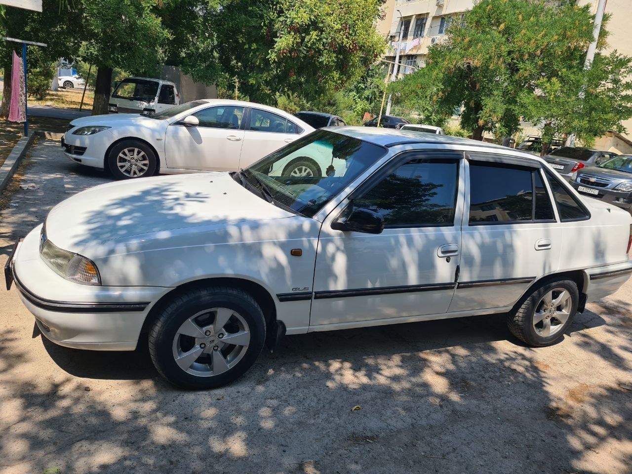 Продаётся машина Nexia 1 sons