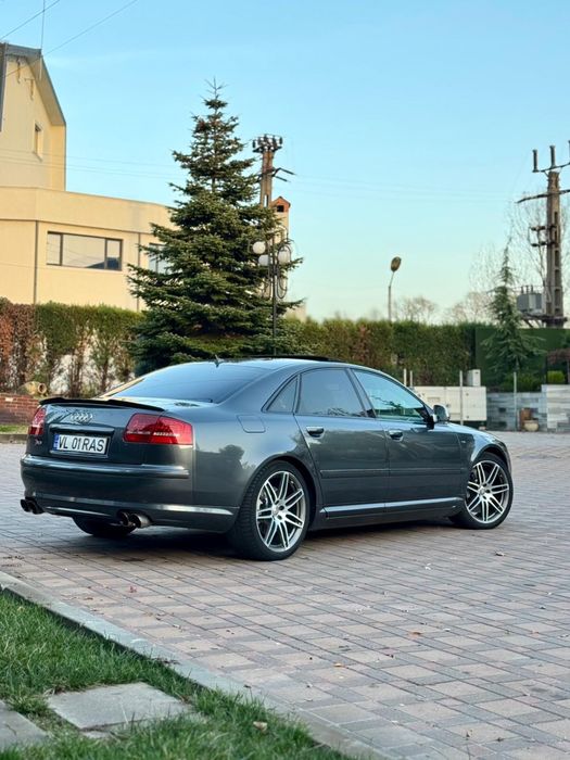 Audi S8 D3 5.2 V10