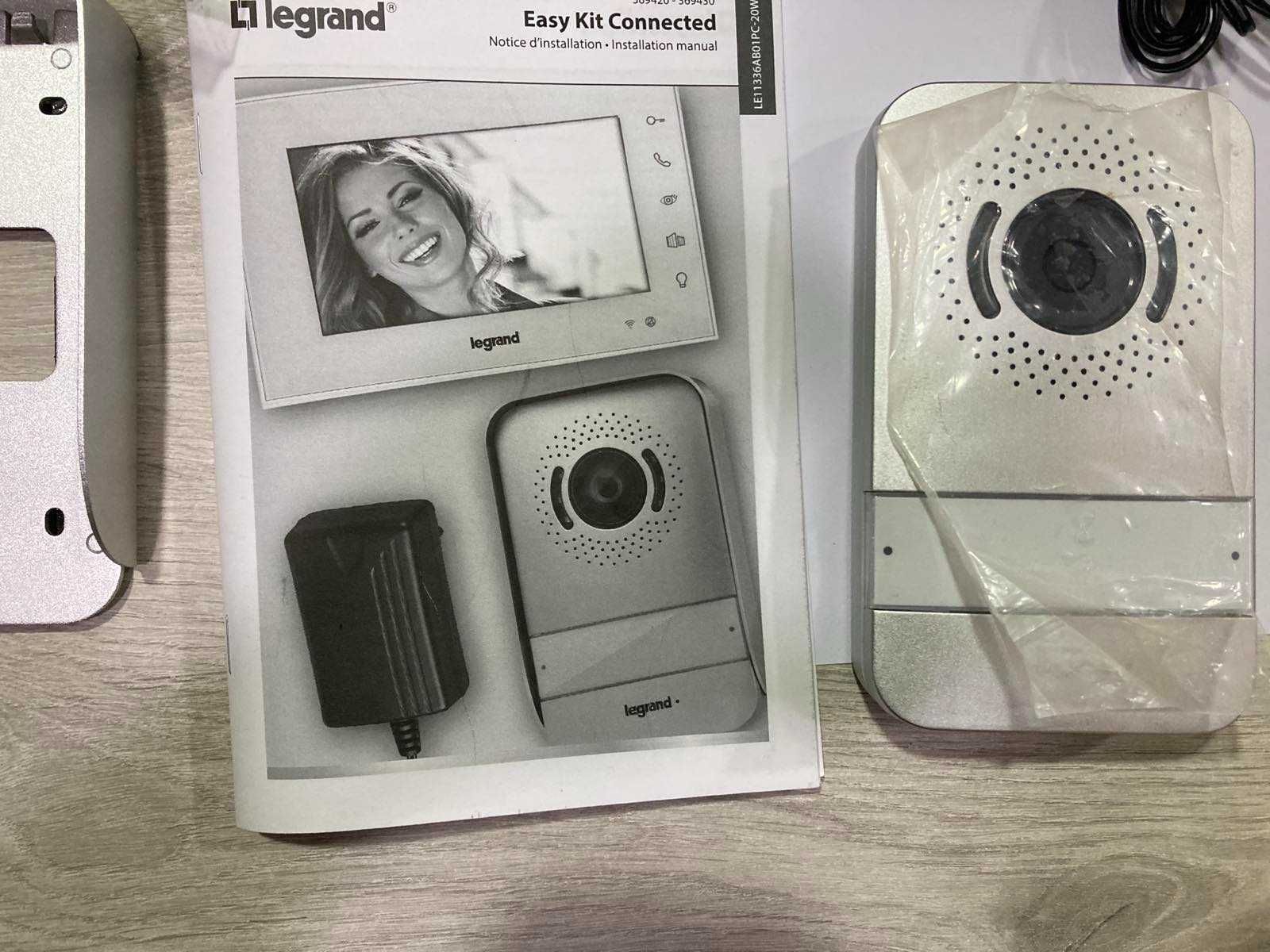 Видеодомофон Legrand easy kit connected
