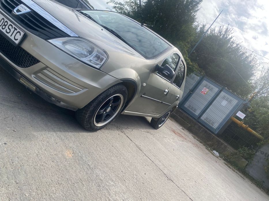 Vând Logan An stare foarte bună de funcționare acte valabile