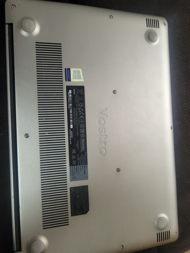Dell Vostro 14 inchi procesor i5 gen 8