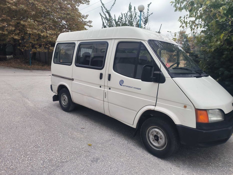 Ford Transit пътнически