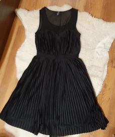 Дамска черна рокля на марката H&M