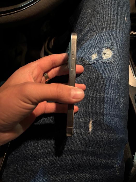 Iphone 15 pro 128gb ful box