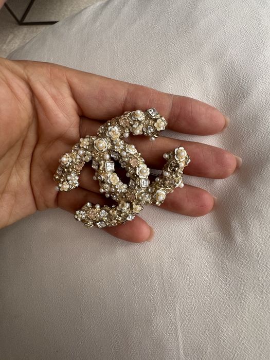 Продам брощь  Chanel