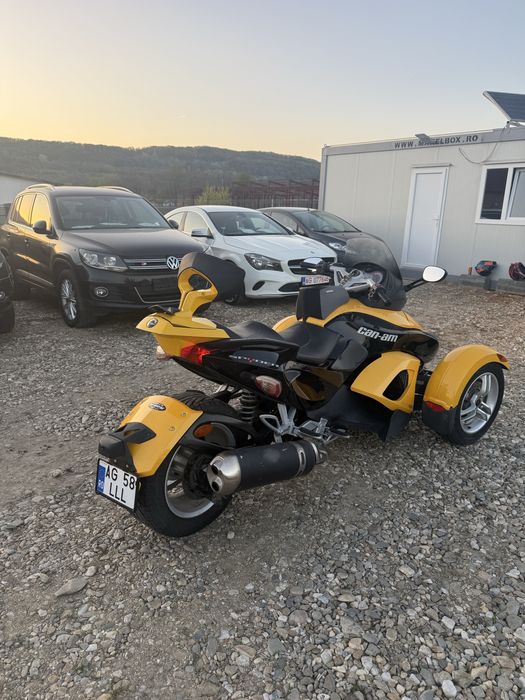 Can-am spyder 1000