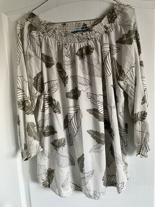 Дамски блузи с набор на деколтето памучни