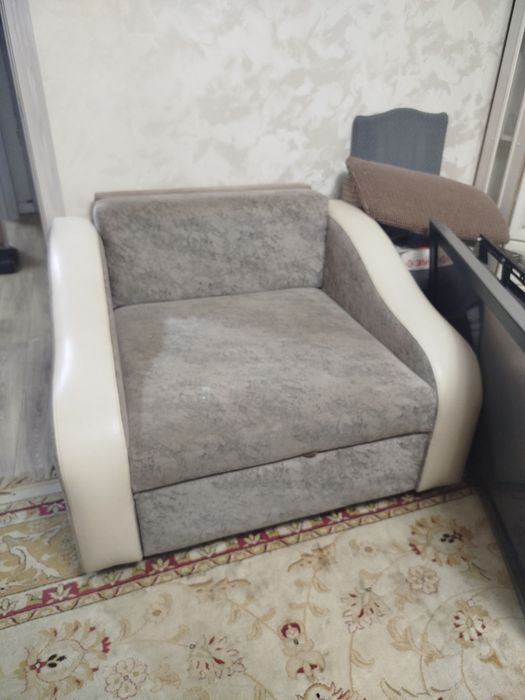 Кресло кровать в хорошем состоянии