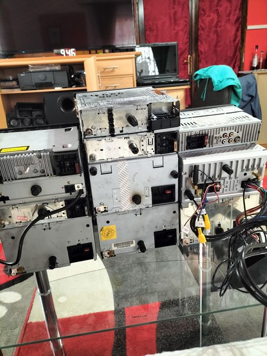 Vând diferite radio CD auto