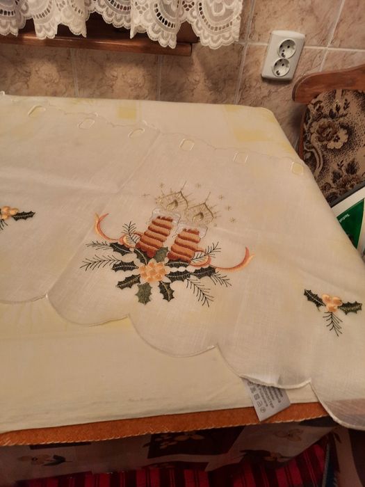 Perdea decorativă cu model de sarbatoare