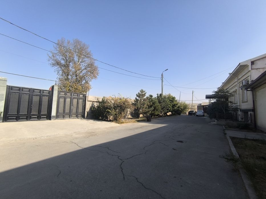 Продае́тся земля  фасад 70м на дл 25м в Яшнаабад районе,оp. пост тузел