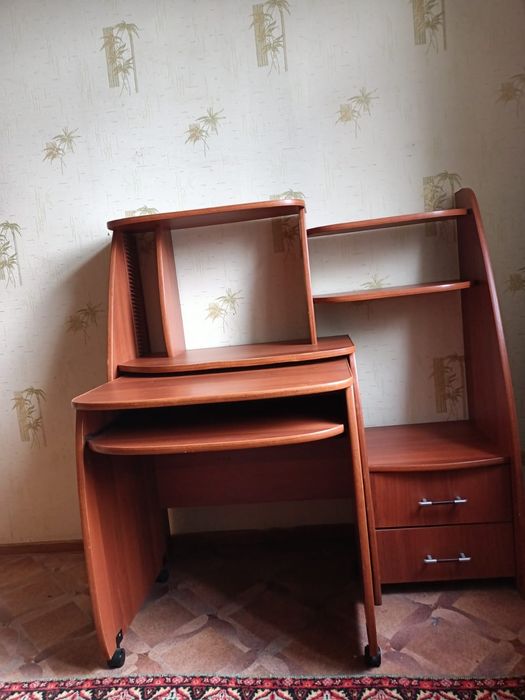 Компьютерный стол