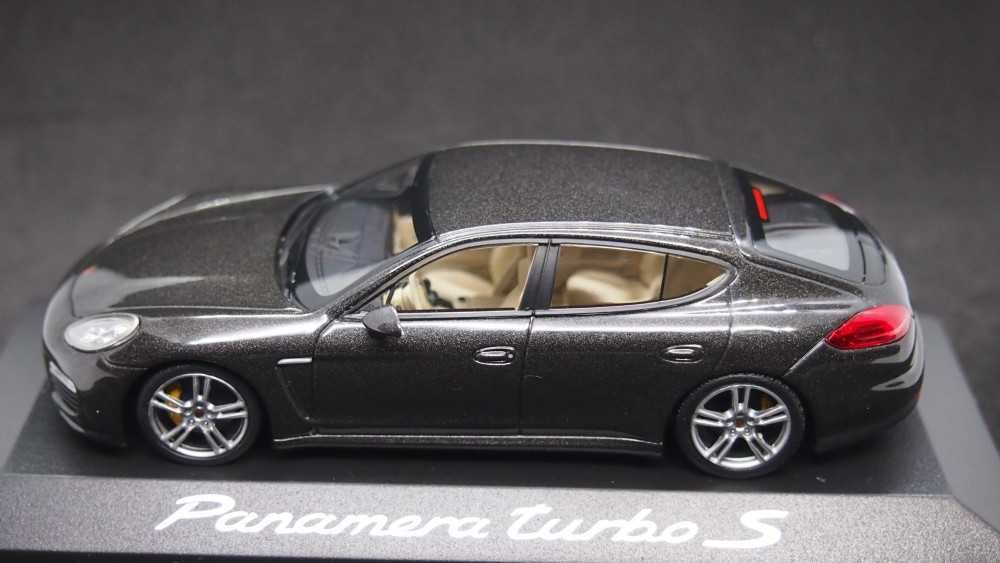 Macheta Porsche Panamera Turbo S Minichamps 1:43