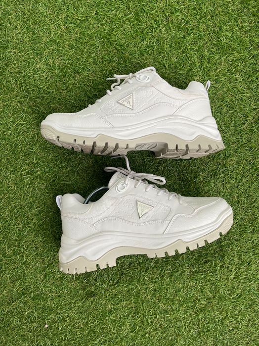 Дамски обувки : GUESS ZAYLIN 41