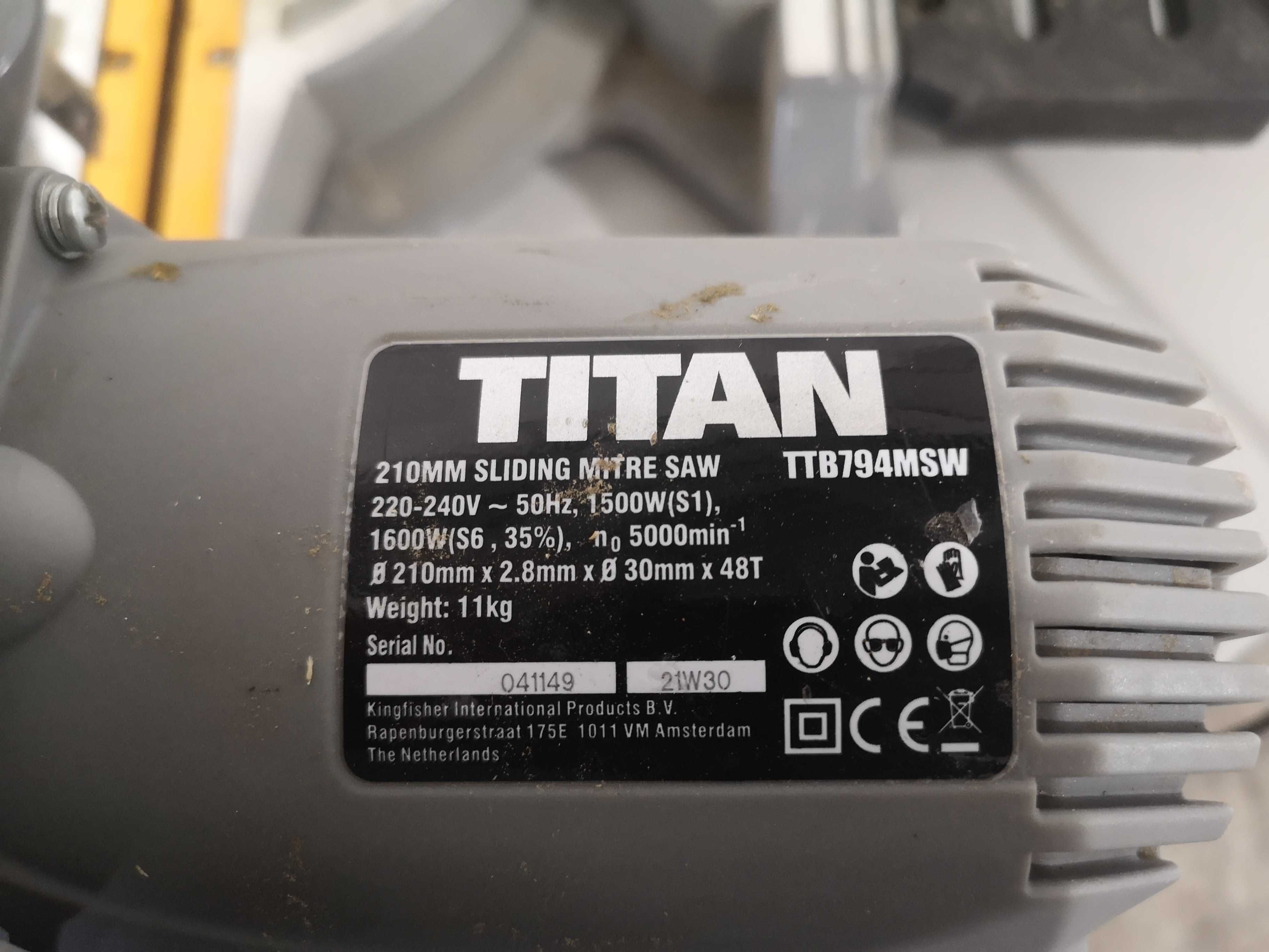 Циркуляр пендула - Titan 1600W / 210mm