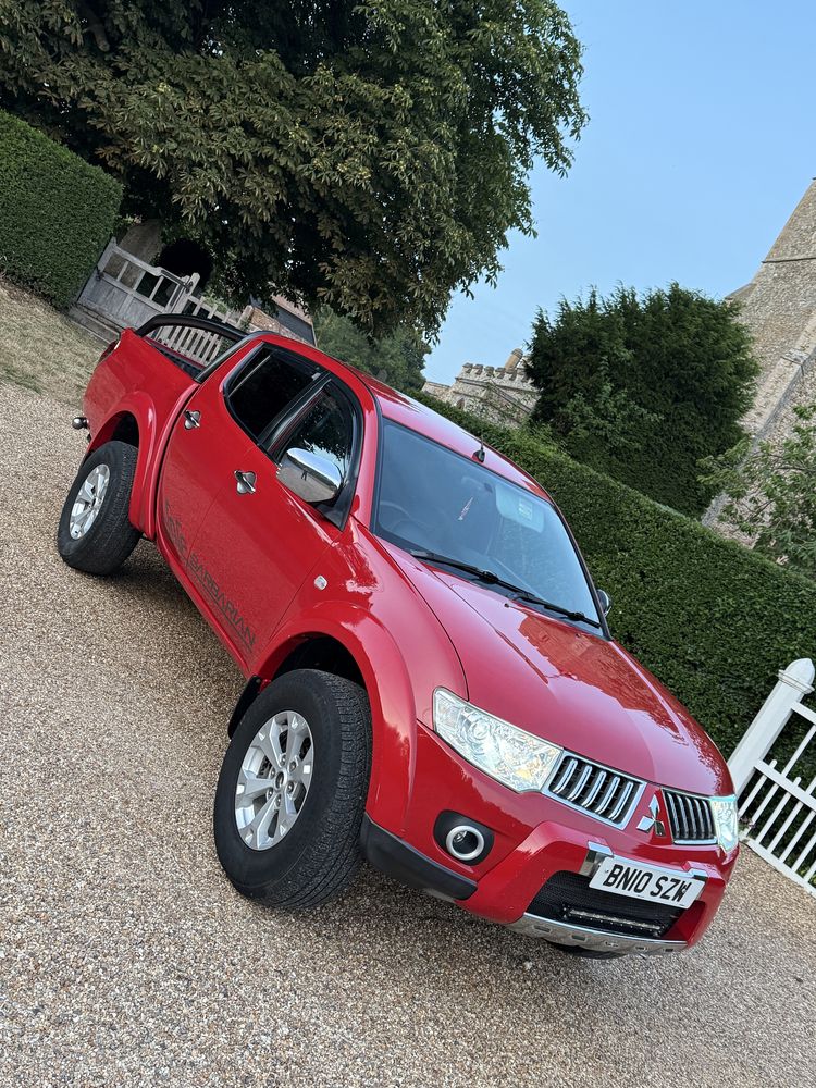 Mitsubishi L200 **volan drepta**