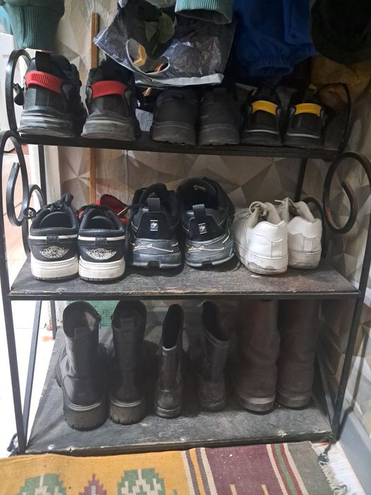 Продам полку для обуви