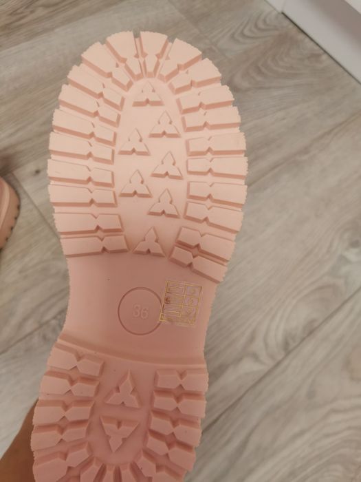 Детски розови боти