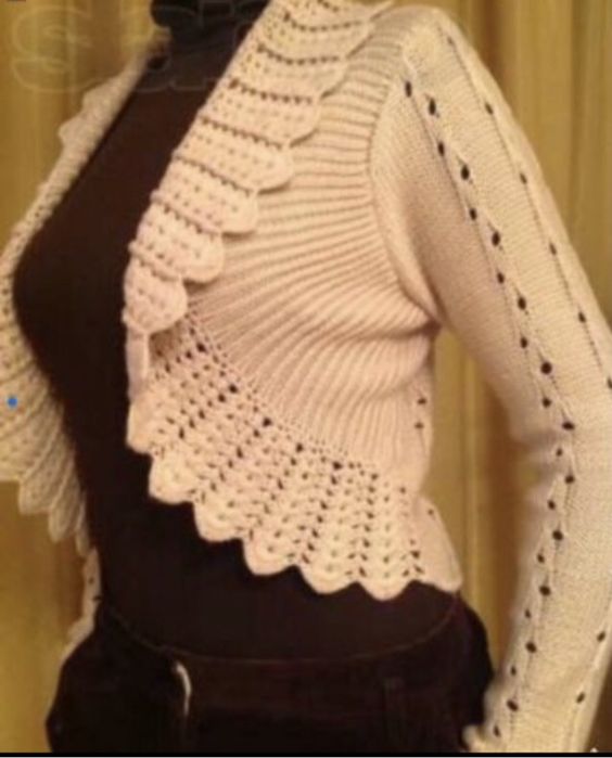 Кофта вязаная болеро